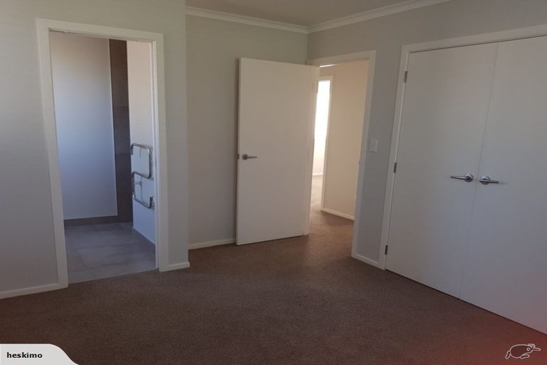 Photo of property in 136b Karewa Parade, Papamoa Beach, Papamoa, 3118