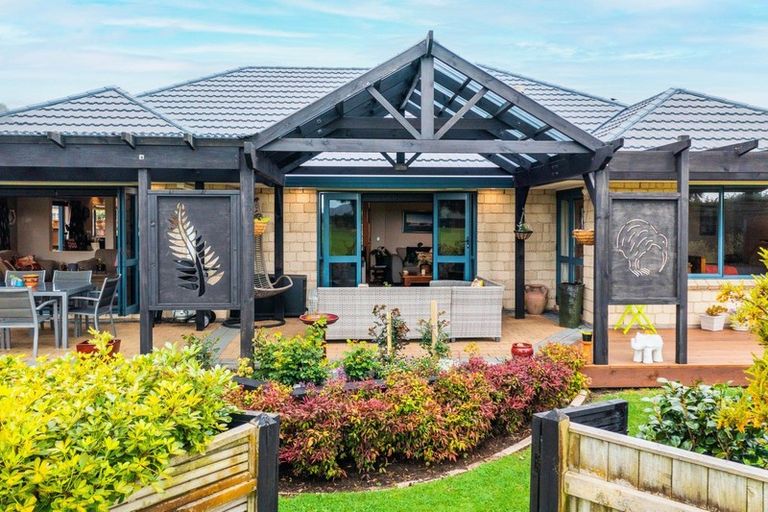 Photo of property in 54 Realm Drive, Paraparaumu, 5032