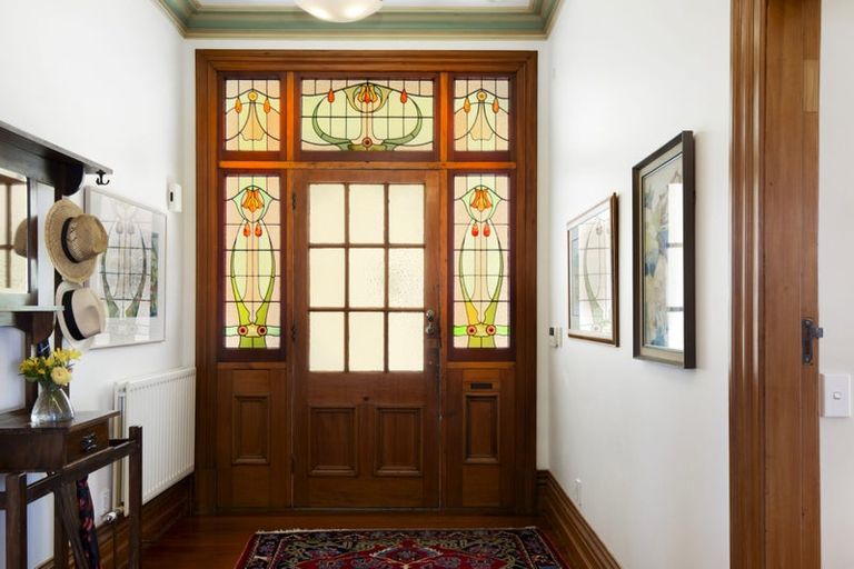 Photo of property in 25 Fairview Crescent, Kelburn, Wellington, 6012