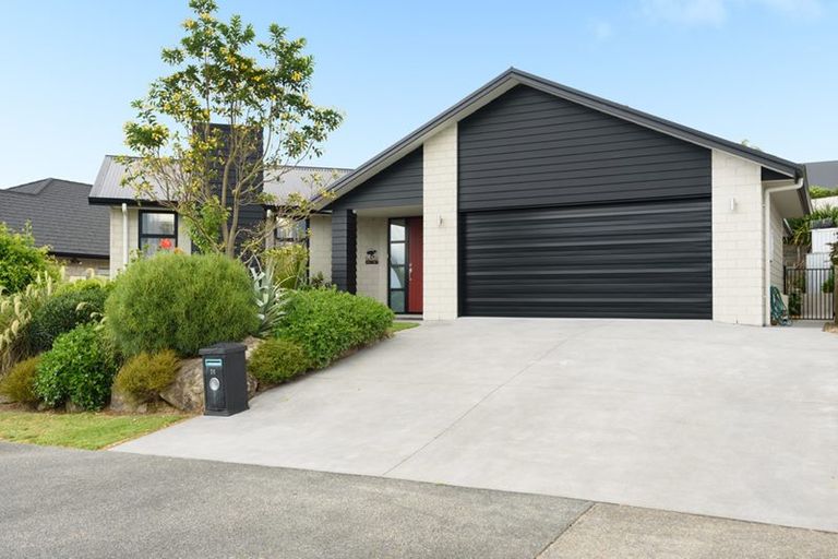 Photo of property in 26 Broadwater Close, Pyes Pa, Tauranga, 3112