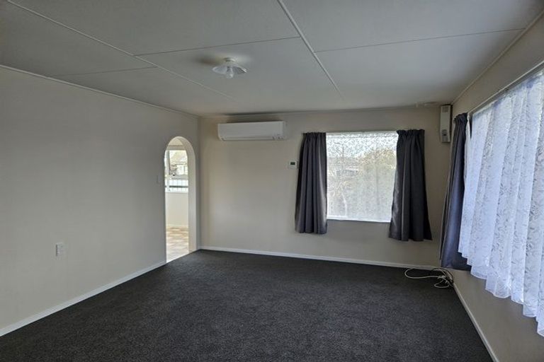 Photo of property in 39 Raglan Avenue, Cloverlea, Palmerston North, 4412