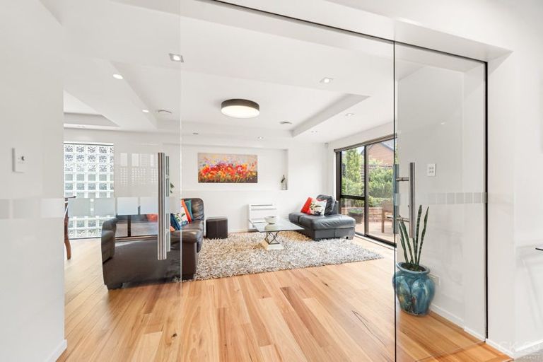 Photo of property in 2/88 Hautana Street, Woburn, Lower Hutt, 5010