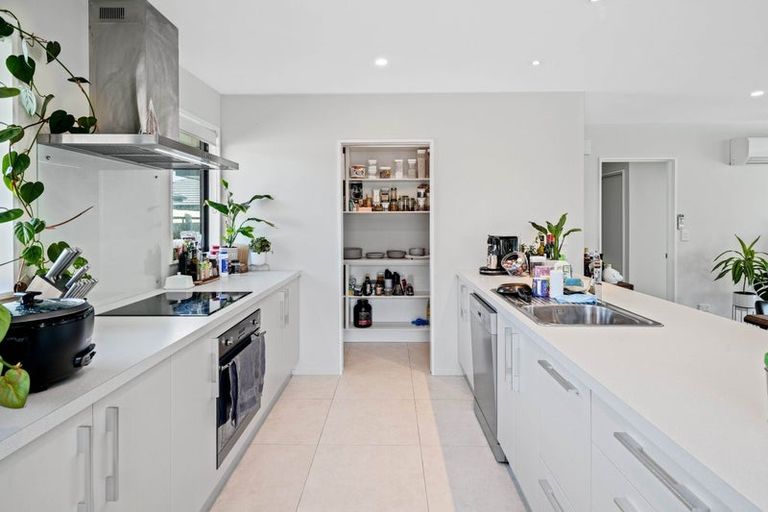 Photo of property in 22 Packard Crescent, Halswell, Christchurch, 8025