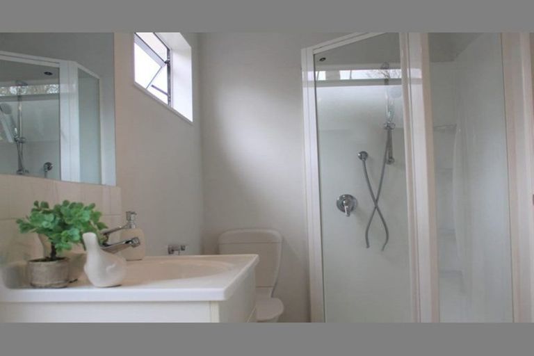 Photo of property in 3/60 Roberton Road, Avondale, Auckland, 1026