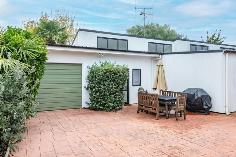 Photo of property in 20 Campbell Street, Leamington, Cambridge, 3432