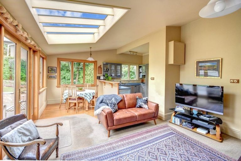 Photo of property in 1 Alison Crescent, Belleknowes, Dunedin, 9011