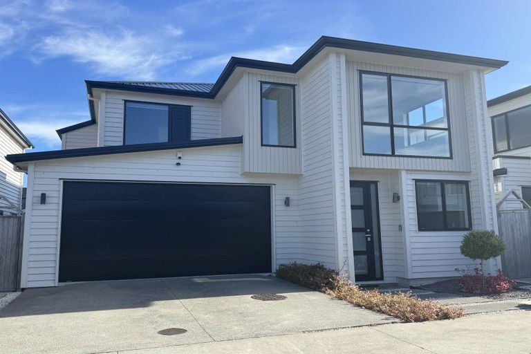 Photo of property in 10 Hato Road, Hobsonville, Auckland, 0616