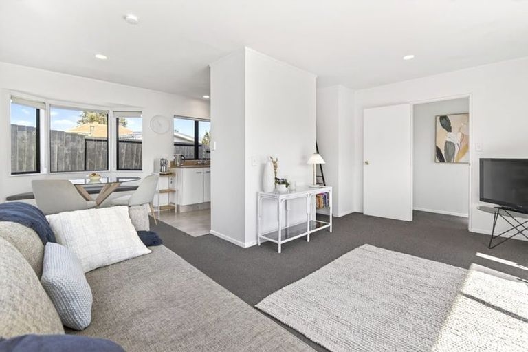 Photo of property in 27a Willoughby Avenue, Howick, Auckland, 2014