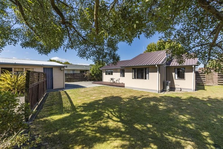 Photo of property in 6 Adams Place, Kelvin Grove, Palmerston North, 4414