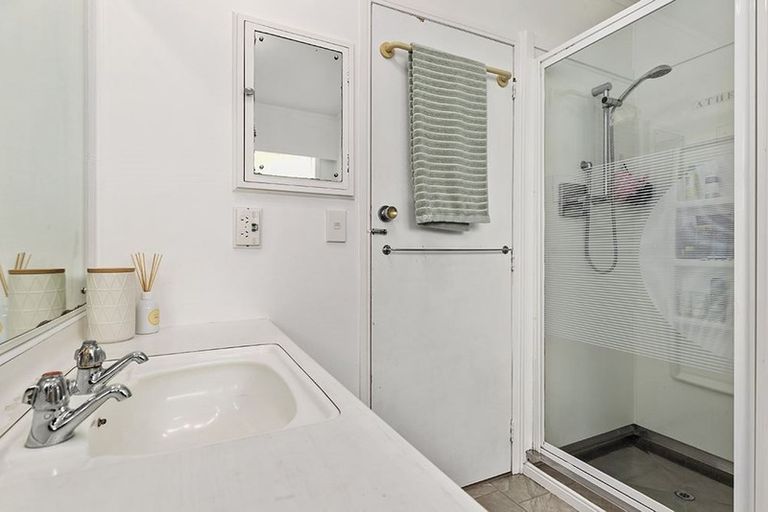 Photo of property in 29 Pooley Street, Pakuranga Heights, Auckland, 2010