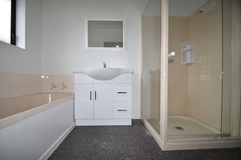 Photo of property in 10 Killeen Place, Flat Bush, Auckland, 2019