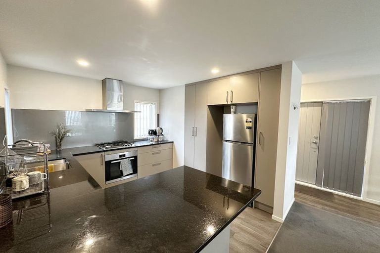 Photo of property in 4 Ruhanui Lane, Pakuranga Heights, Auckland, 2010