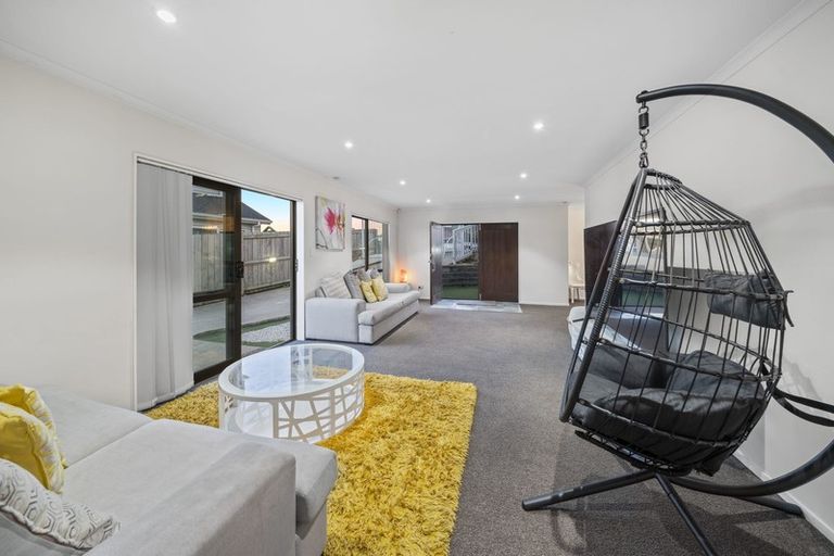 Photo of property in 14 Kereru Rise, Papakura, 2110