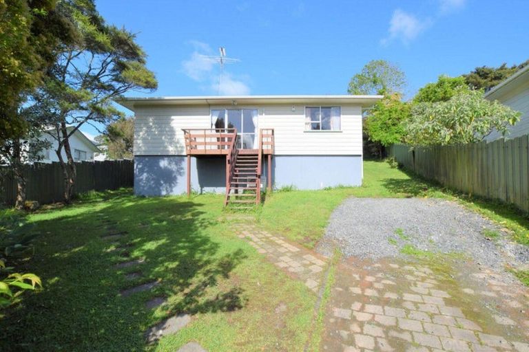 Photo of property in 11 Mile Place, Henderson, Auckland, 0612