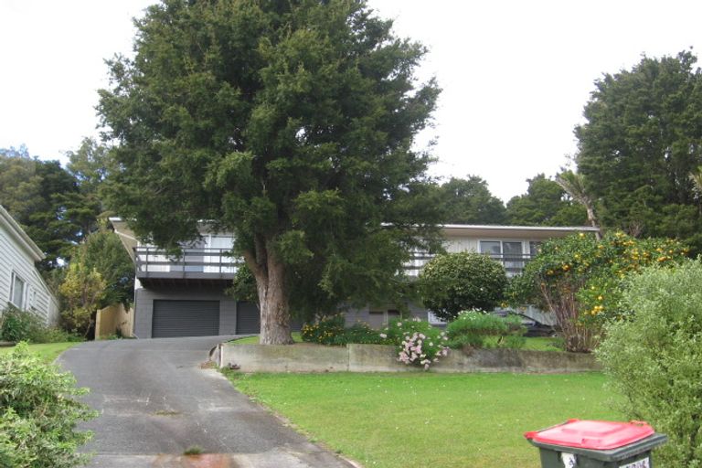 Photo of property in 14 Whaka Street, Maungaturoto, 0520