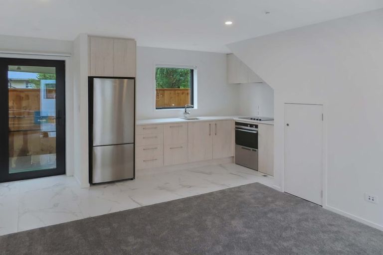 Photo of property in 2/123 Cambridge Terrace, Fairfield, Lower Hutt, 5011