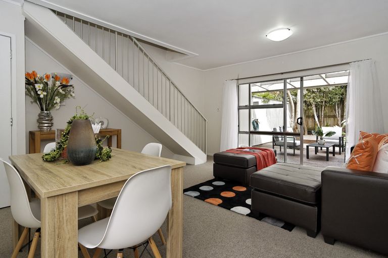 Photo of property in 5/42 Sheridan Drive, New Lynn, Auckland, 0600