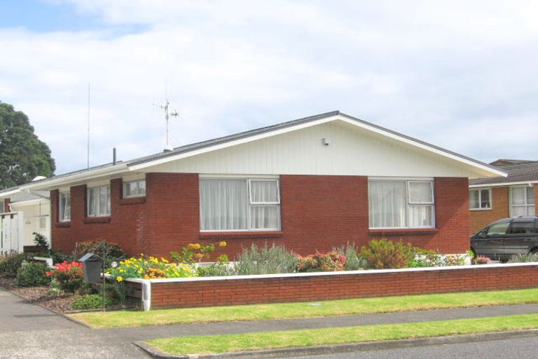 Photo of property in 19 Tupaea Place, Otumoetai, Tauranga, 3110