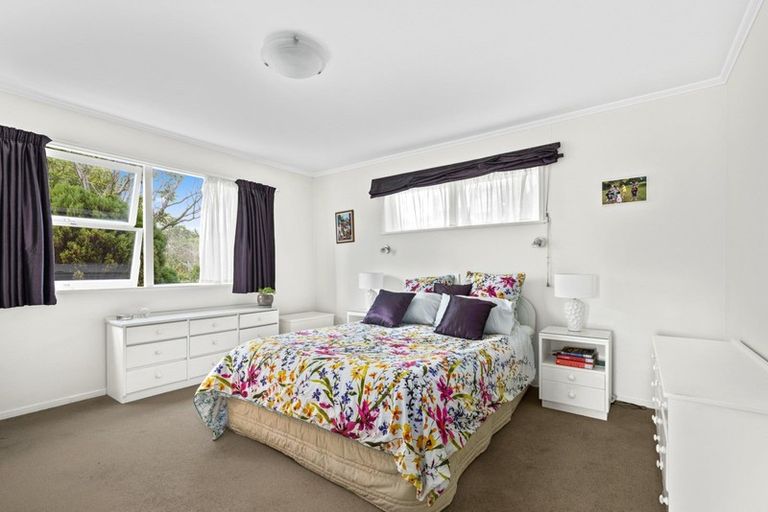 Photo of property in 18 Mayfair Crescent, Mairangi Bay, Auckland, 0630