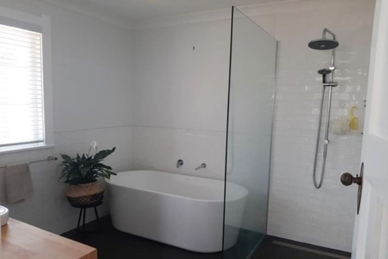 Photo of property in 211 Coronation Avenue, Welbourn, New Plymouth, 4310