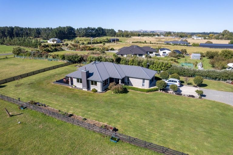 Photo of property in 11 Adelaide Road, Dannevirke, 4978