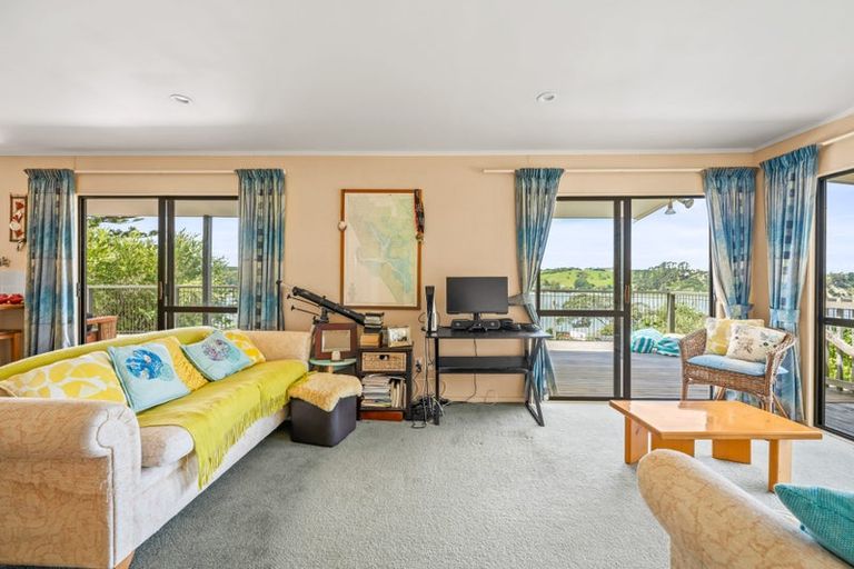 Photo of property in 14 Cliff Street, Pahi, Paparoa, 0571