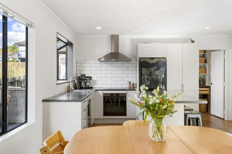 Photo of property in 9 Glendawn Place, Bayview, Auckland, 0629