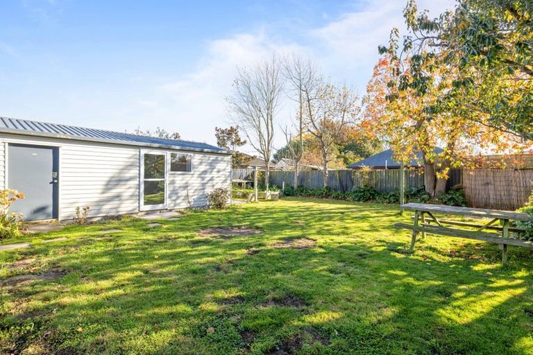 Photo of property in 243 Edgeware Road, Edgeware, Christchurch, 8013