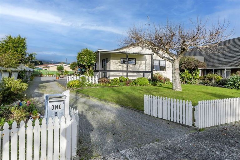 Photo of property in 6 Renata Road, Otaki, 5512