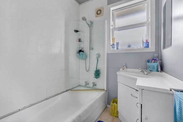 Photo of property in 64 Tawa Crescent, Manurewa, Auckland, 2102