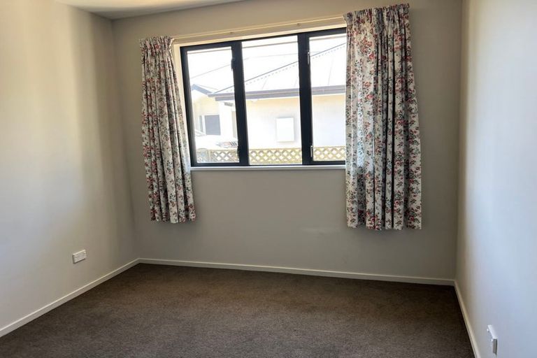 Photo of property in 2/126 Halswell Junction Road, Halswell, Christchurch, 8025