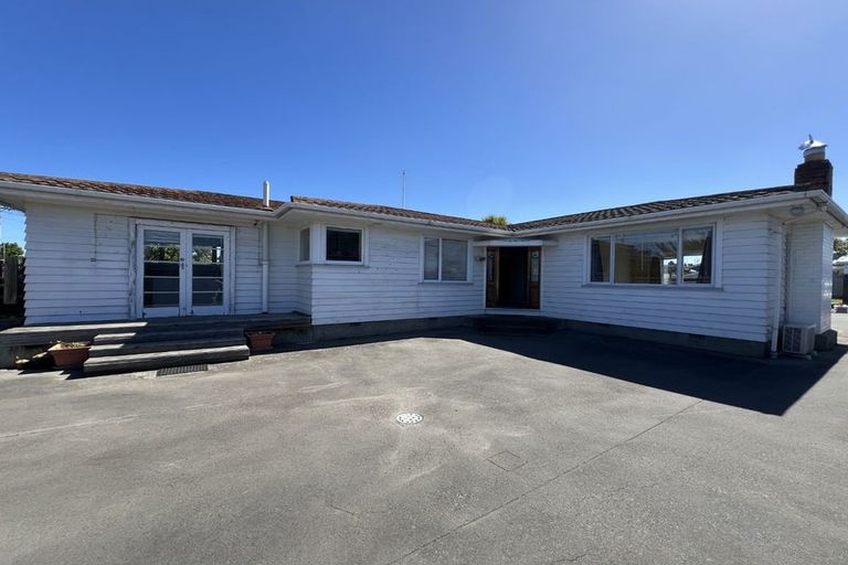 Photo of property in 172 Springs Road, Hornby, Christchurch, 8042