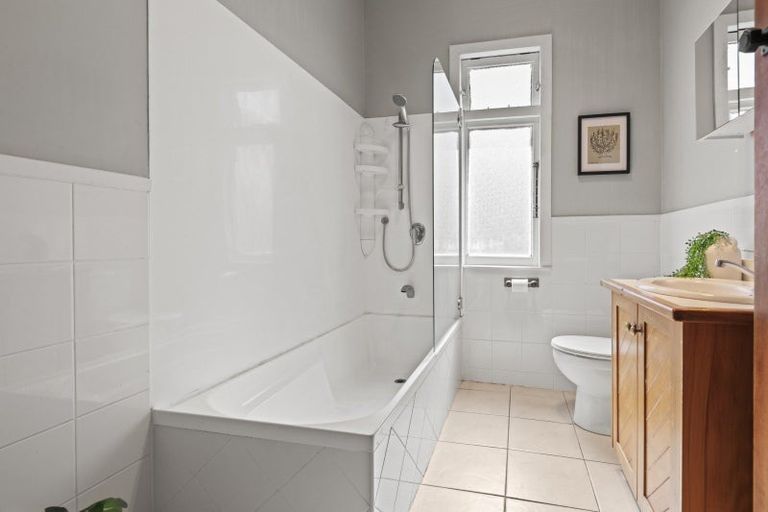 Photo of property in 61 Shamrock Street, Takaro, Palmerston North, 4412