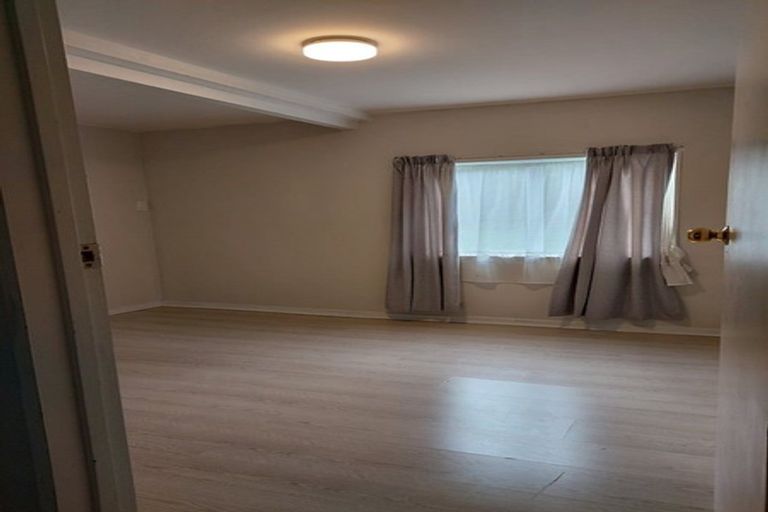 Photo of property in 2/55 Glenmore Road, Sunnyhills, Auckland, 2010