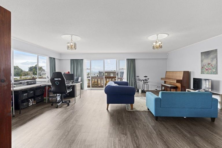 Photo of property in 59 Dixon Street, Oakura, 4314