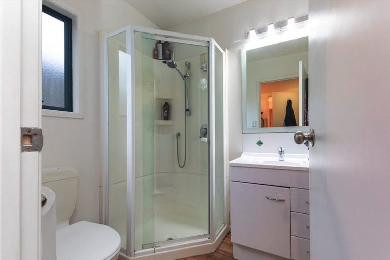 Photo of property in 220 Woodlands Park Road, Titirangi, Auckland, 0604