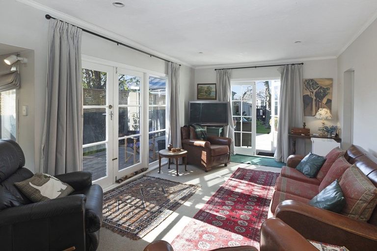 Photo of property in 87 Abberley Crescent, St Albans, Christchurch, 8014