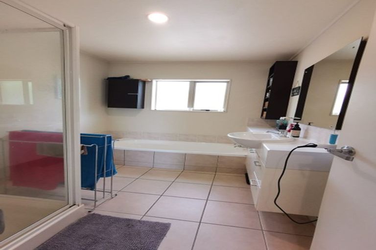 Photo of property in 49 Crawford Avenue, Mangere Bridge, Auckland, 2022