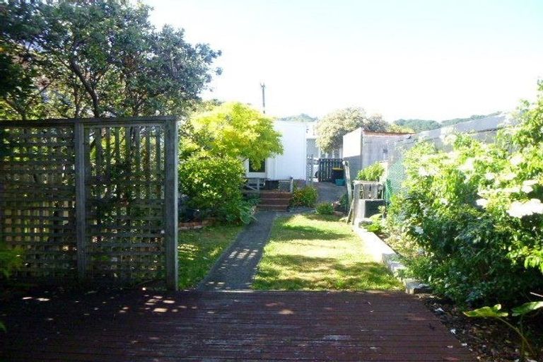 Photo of property in 30 Rhodes Street, Newtown, Wellington, 6021