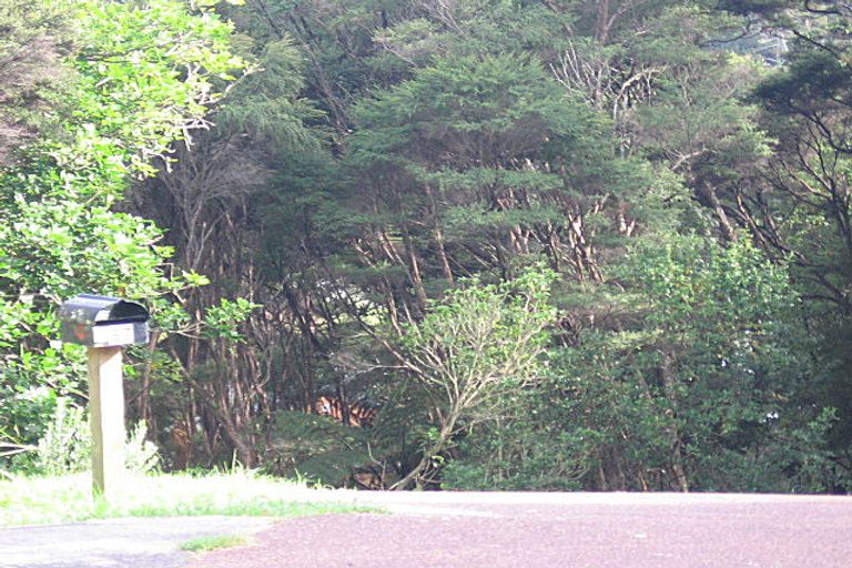 Photo of property in 87 Takahe Road, Titirangi, Auckland, 0604