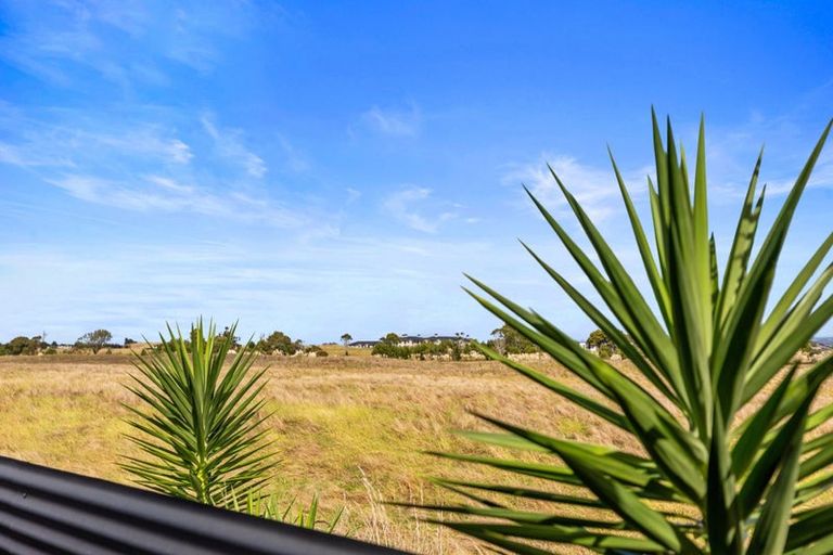 Photo of property in 42b Simpson Road, Papamoa Beach, Papamoa, 3118