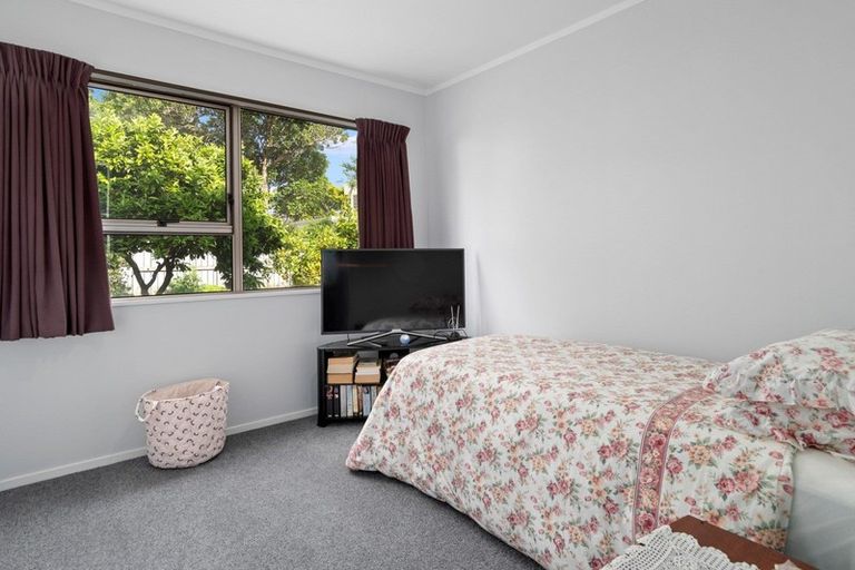 Photo of property in 17 Endeavour Avenue, Welcome Bay, Tauranga, 3112