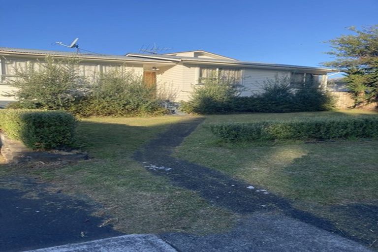 Photo of property in 112 Marne Road, Papakura, 2110