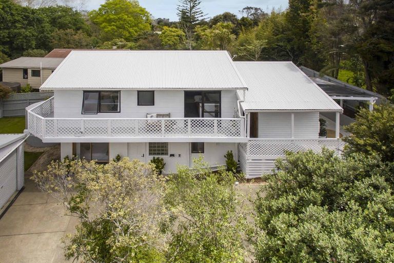 Photo of property in 103 Brian Crescent, Stanmore Bay, Whangaparaoa, 0932