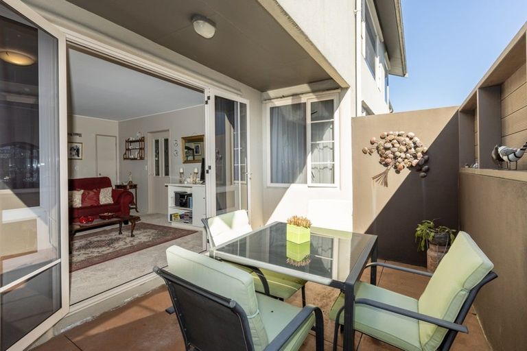 Photo of property in 82 Charles Street, Westshore, Napier, 4110