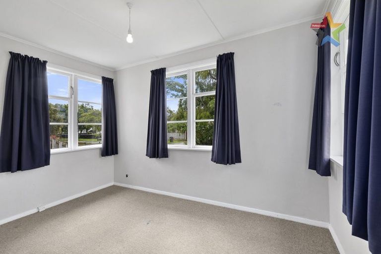 Photo of property in 10 Atiawa Crescent, Waiwhetu, Lower Hutt, 5010
