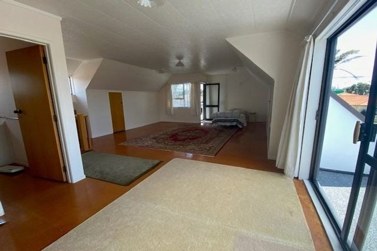 Photo of property in 18 Riverside Road, Orewa, 0931