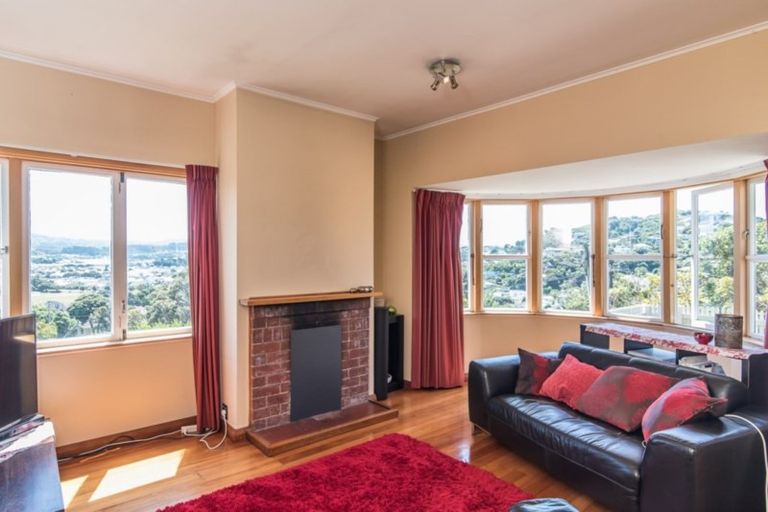 Photo of property in 36 Kinghorne Street, Strathmore Park, Wellington, 6022