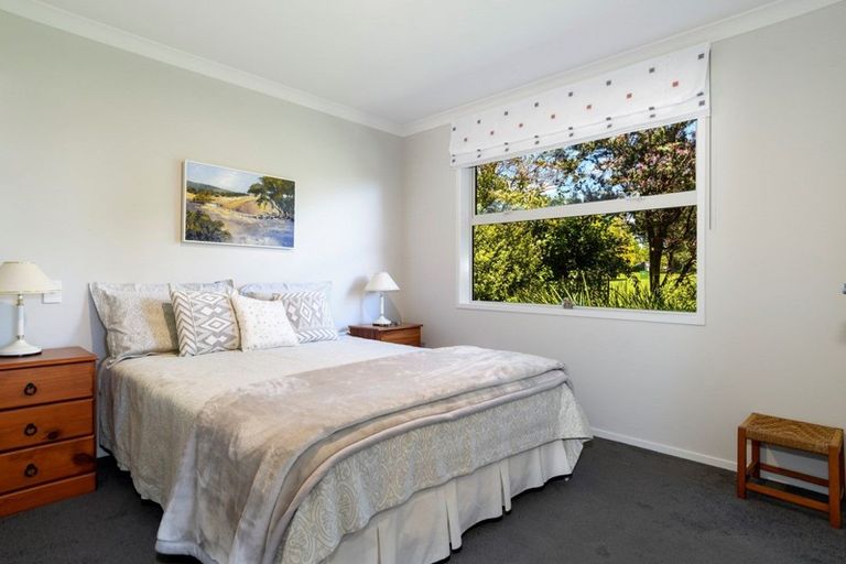 Photo of property in 2 Gane Place, Omokoroa, 3114