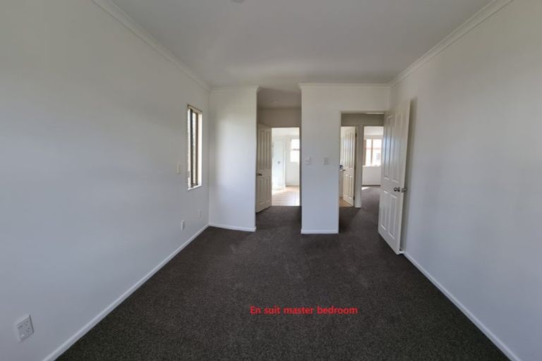 Photo of property in 78a Sunset Road, Unsworth Heights, Auckland, 0632